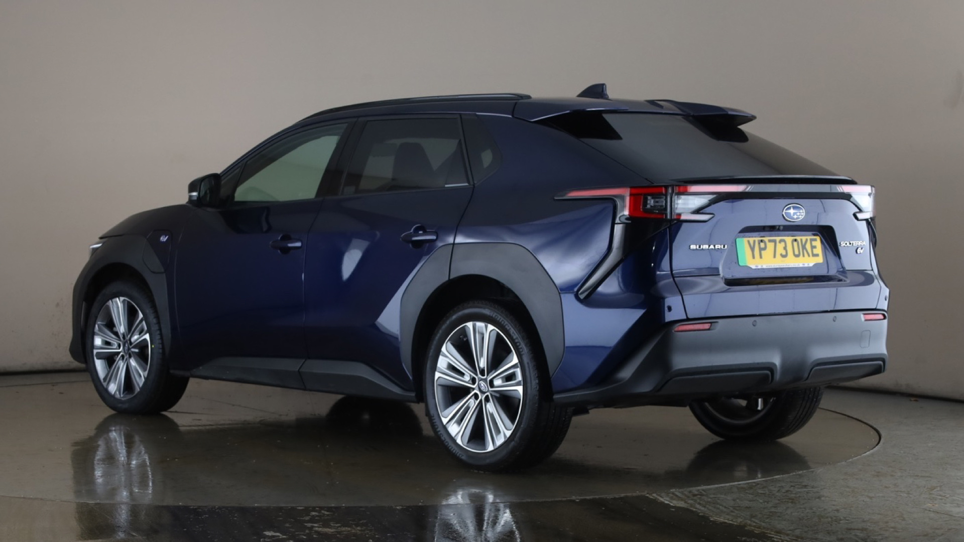 4060447 150kW Touring 71.4kWh 5dr Auto AWD