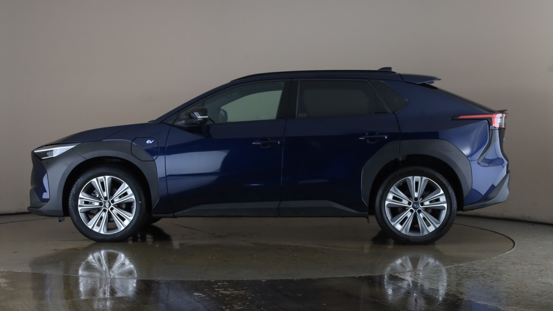 4060447 150kW Touring 71.4kWh 5dr Auto AWD