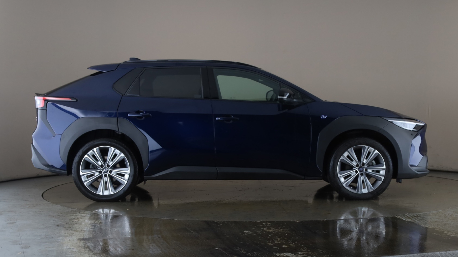 4060447 150kW Touring 71.4kWh 5dr Auto AWD