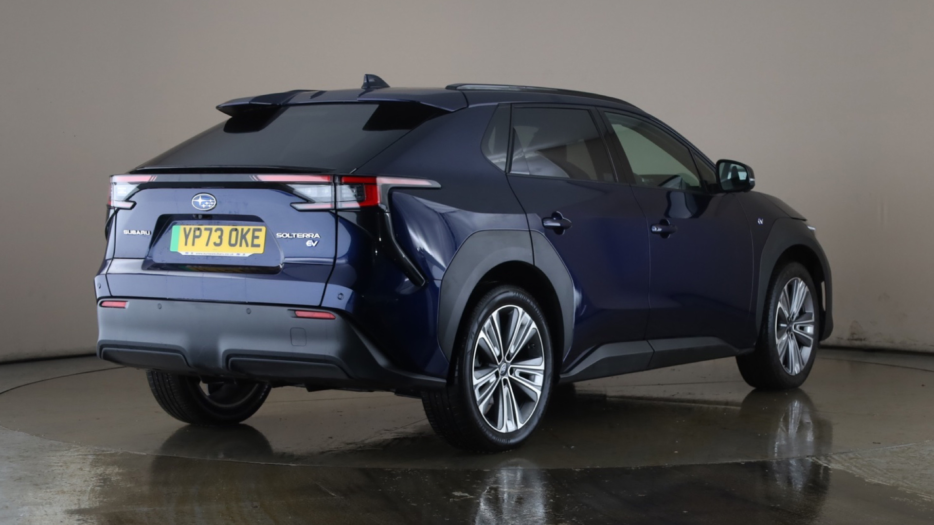 4060447 150kW Touring 71.4kWh 5dr Auto AWD