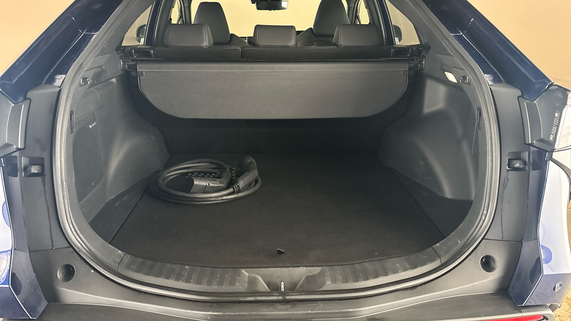 4060447 150kW Touring 71.4kWh 5dr Auto AWD