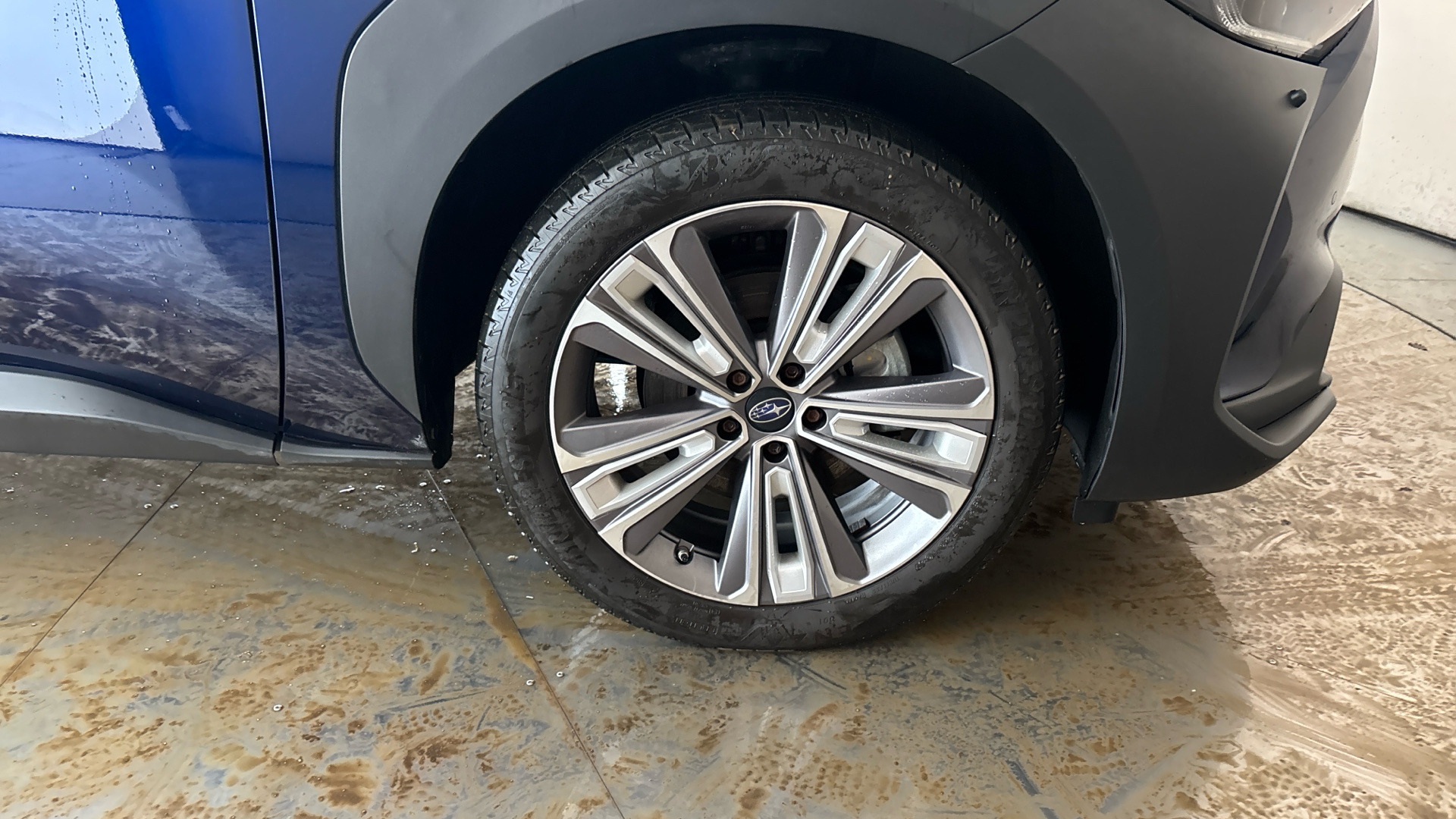 4060447 150kW Touring 71.4kWh 5dr Auto AWD