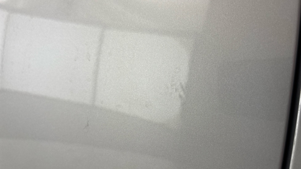 VOLVO C40 Paint imperfection and scratches