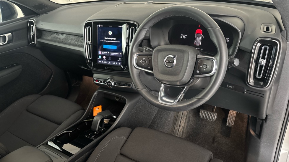 VOLVO C40 Image 9