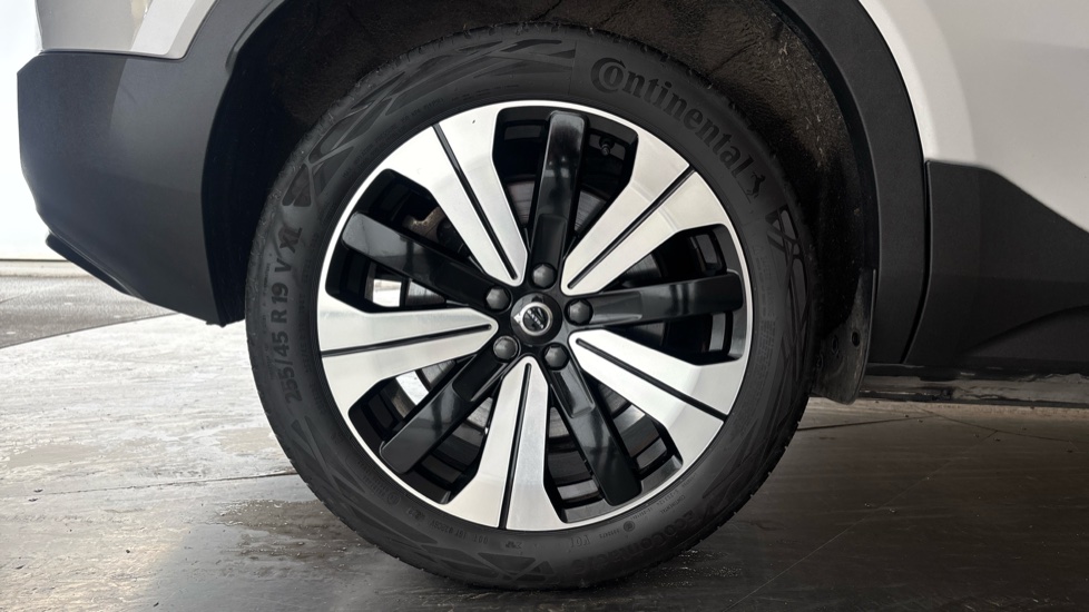 VOLVO C40 Image 19