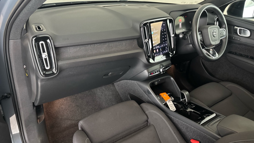 VOLVO XC40 Image 10