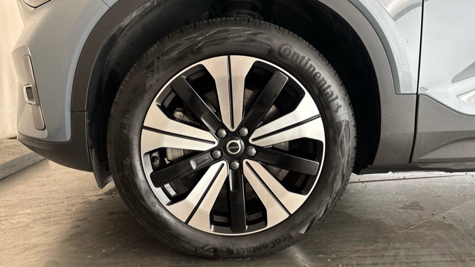 VOLVO XC40 Image 17