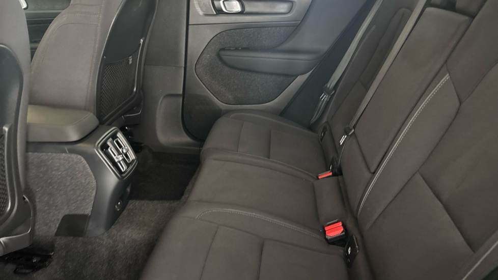 VOLVO XC40 Image 14