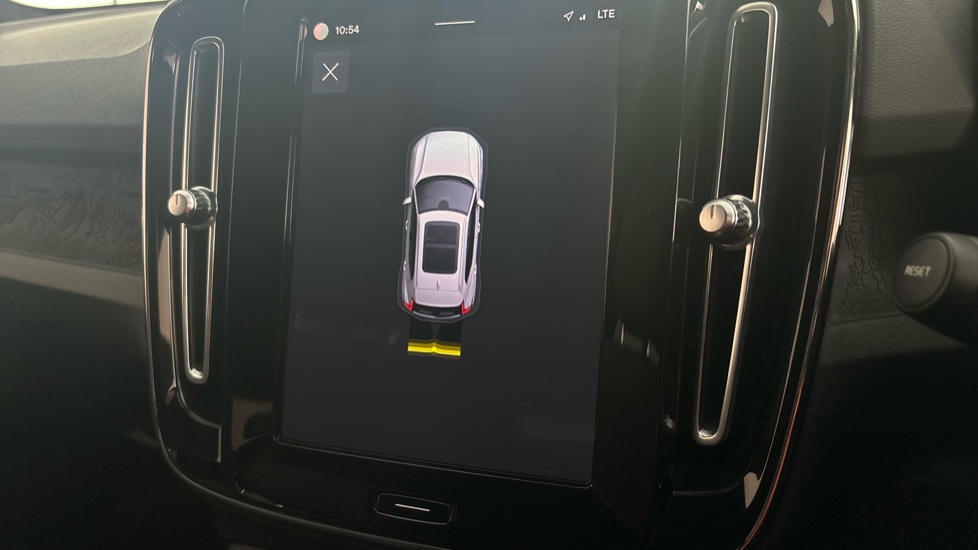 VOLVO XC40 parking sensors