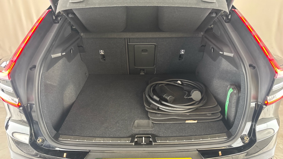 VOLVO C40 Image 15