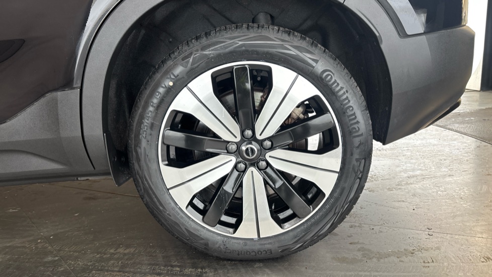 VOLVO C40 Image 18