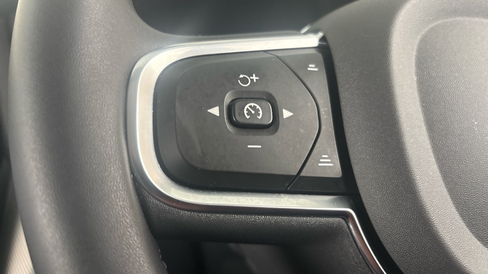 VOLVO XC60 cruise control