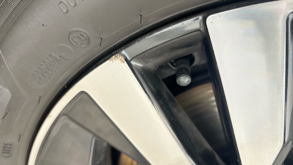VOLVO XC60 scuff