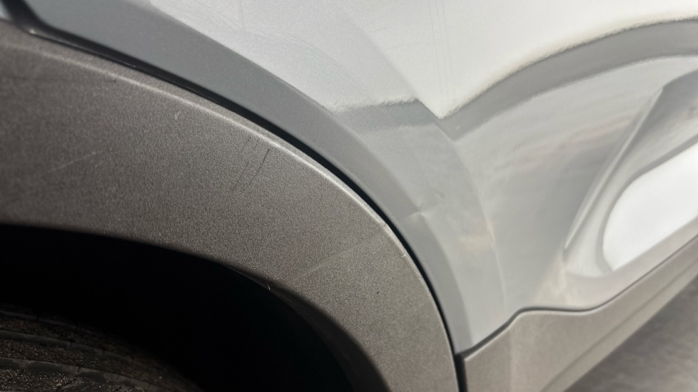 VOLVO XC40 Dent and scratches
