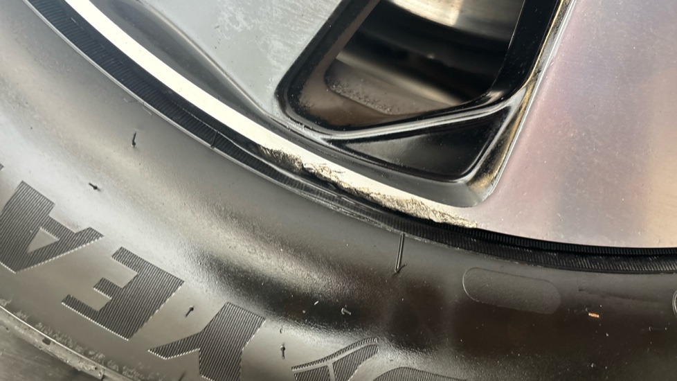 VOLVO XC40 Scuff