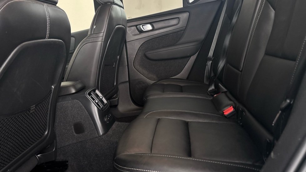 VOLVO XC40 Image 14