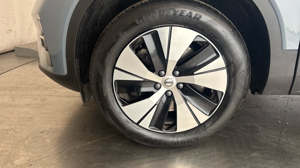 VOLVO XC40 Image 17