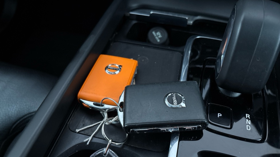 VOLVO XC60 2 keys available