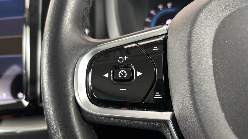VOLVO XC60 Cruise control