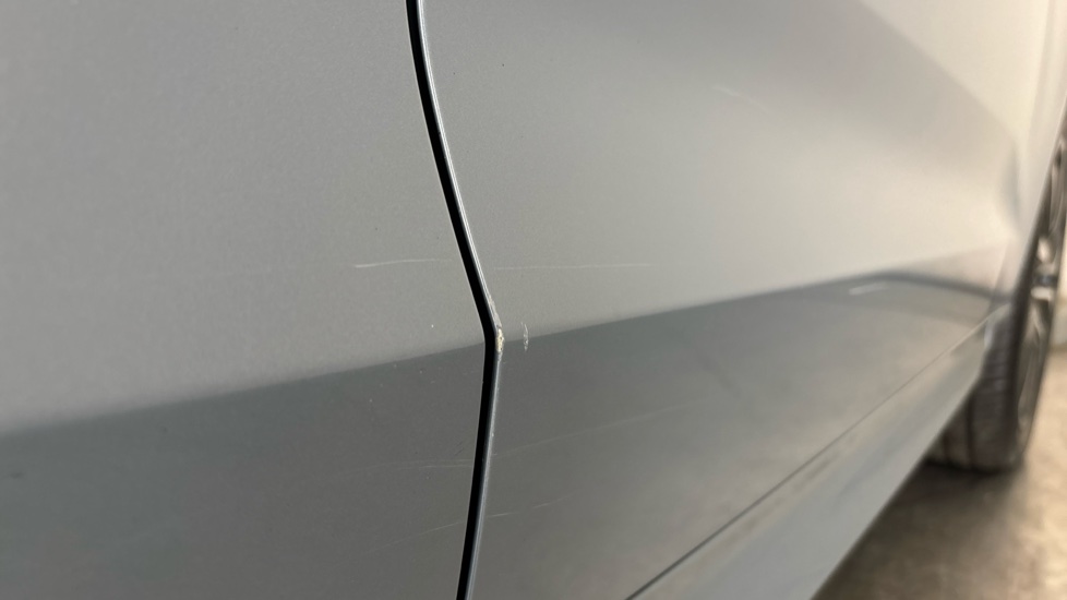 VOLVO XC60 Chips and scratches