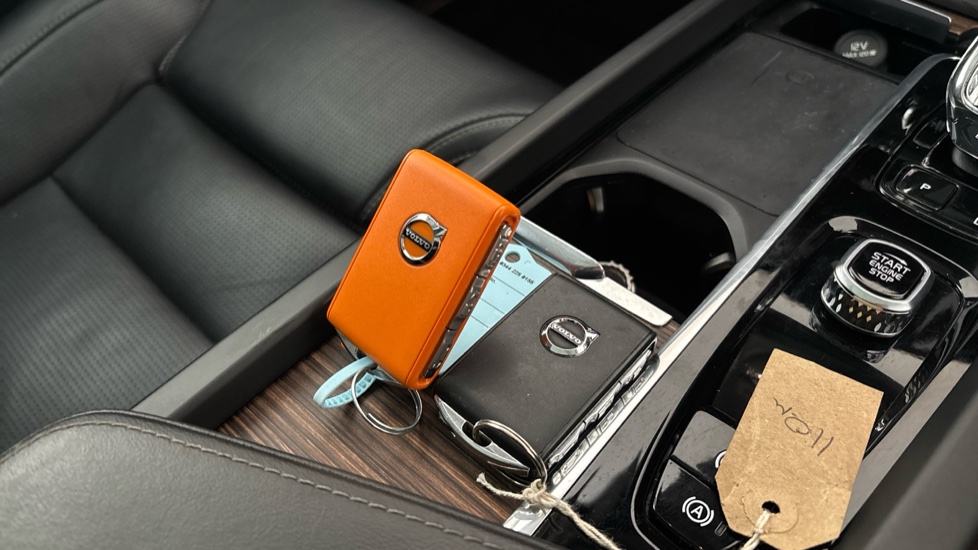 VOLVO XC60 2 keys available