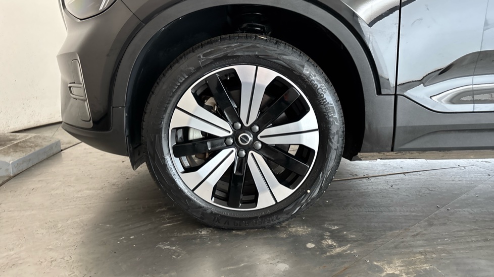 VOLVO XC40 Image 17