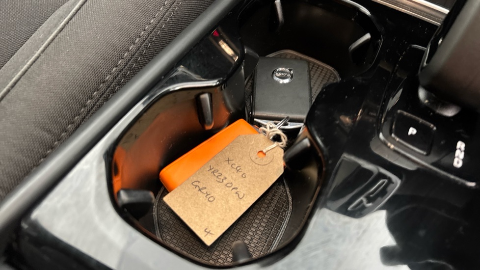 VOLVO XC40 2 keys