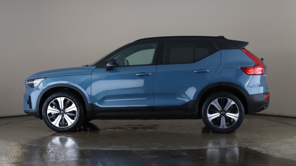 VOLVO XC40 Image 2