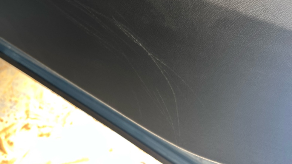 VOLVO XC40 scratches