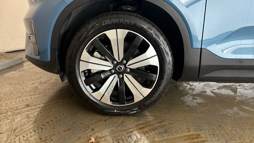 VOLVO XC40 Image 17