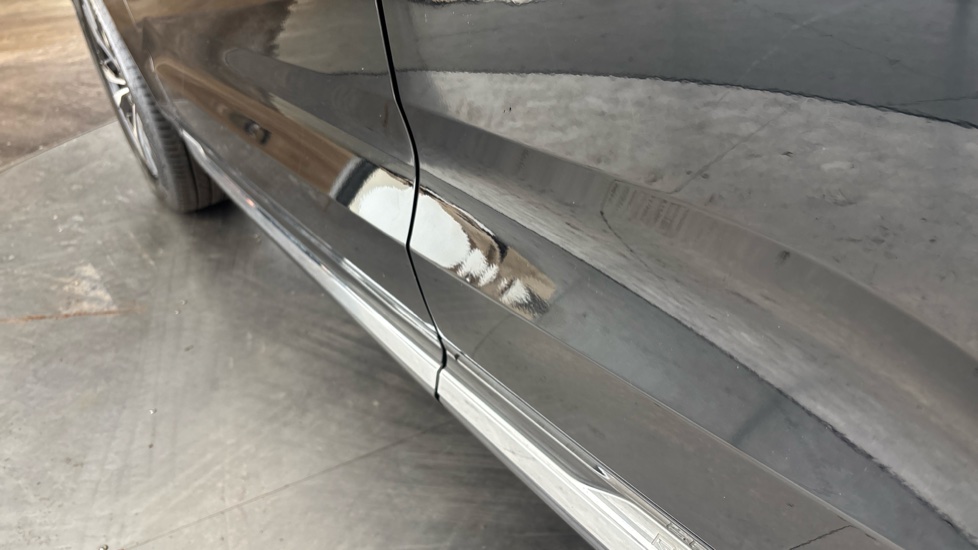 VOLVO XC60 dent