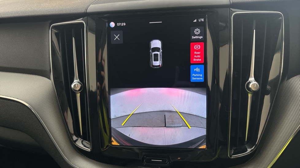VOLVO XC60 reverse camera