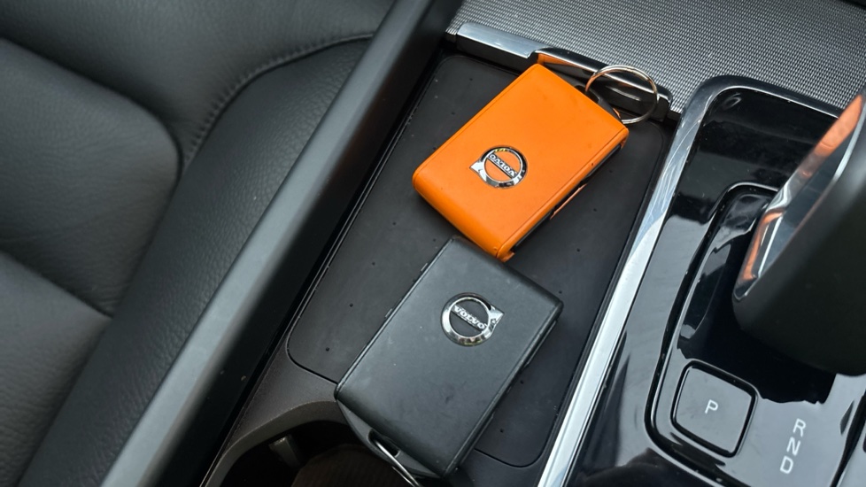 VOLVO XC60 two keys