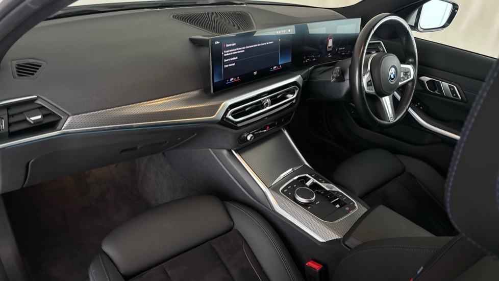 BMW 3 SERIES Image 10
