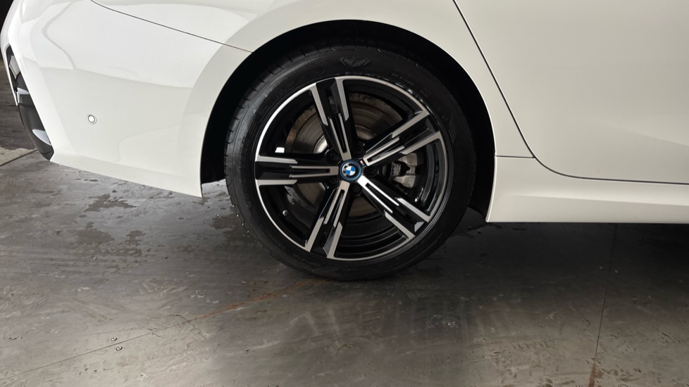 BMW 3 SERIES Image 19