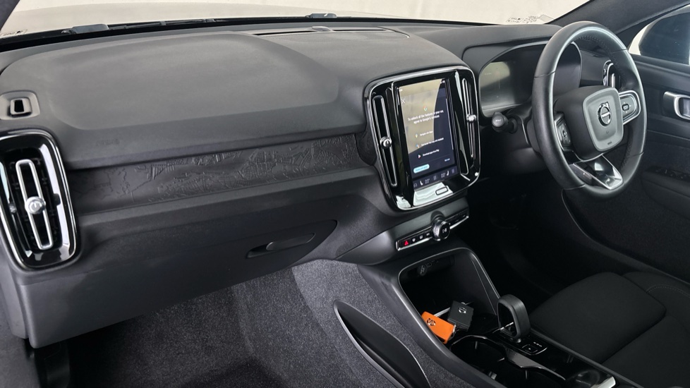 VOLVO C40 Image 10