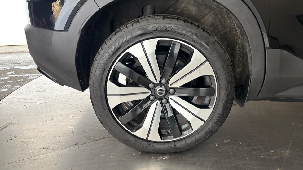 VOLVO C40 Image 19
