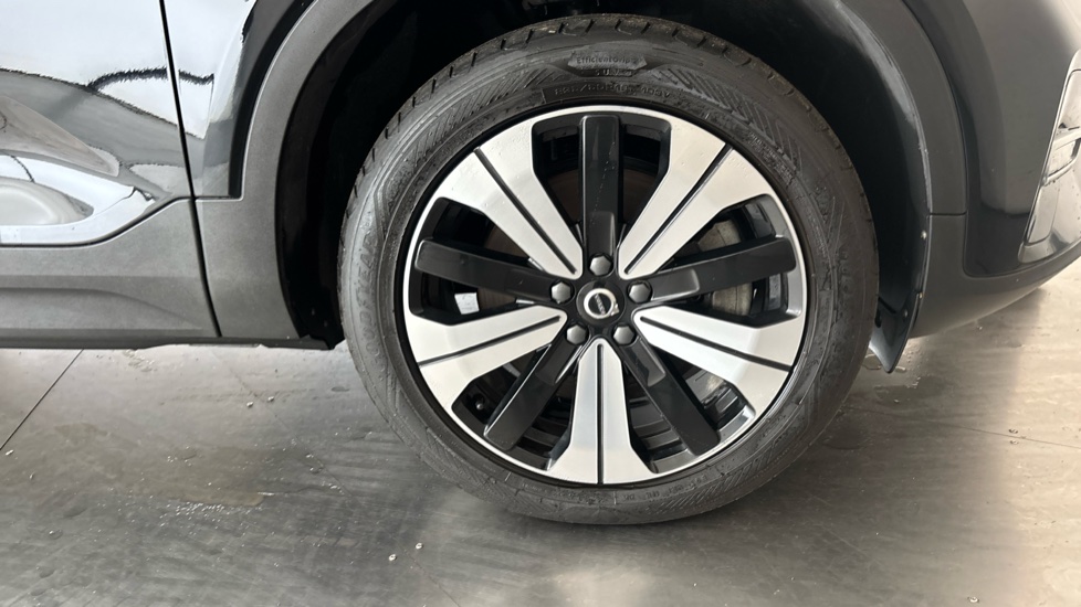 VOLVO C40 Image 20