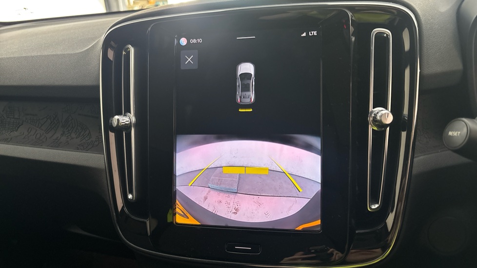 VOLVO C40 reverse camera