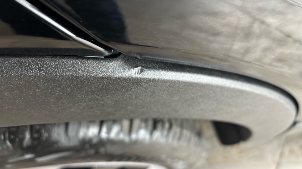 VOLVO XC40 scuff
