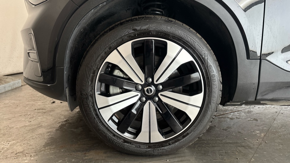 VOLVO XC40 Image 17