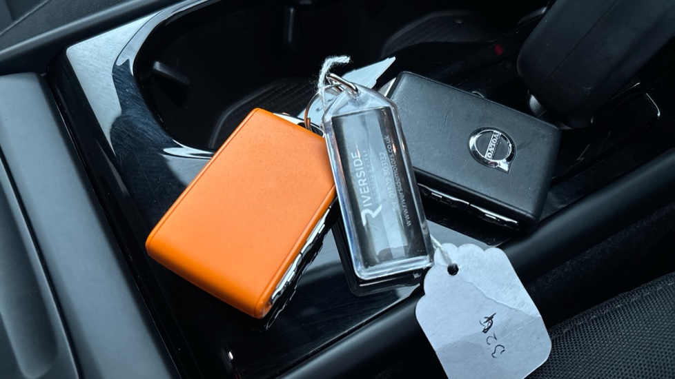 VOLVO XC40 2 keys