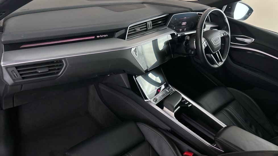 AUDI E-TRON Image 10