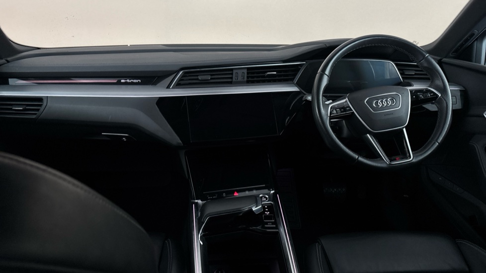 AUDI E-TRON Image 11