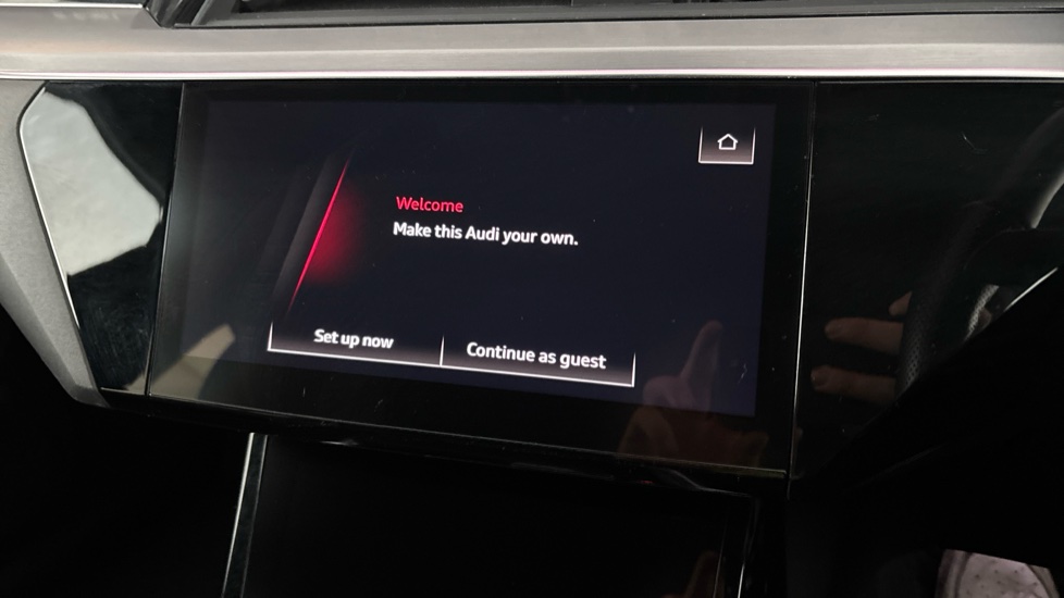 AUDI E-TRON Image 12