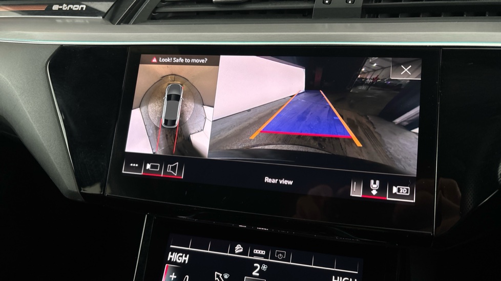 AUDI E-TRON reverse camera