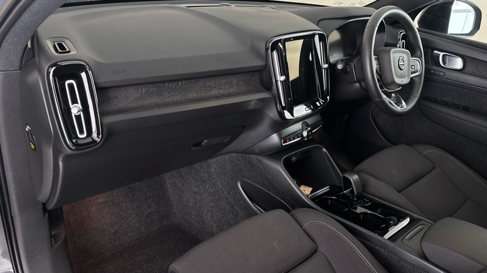 VOLVO XC40 ELECTRIC ESTATE 170kW Recharge Plus 69kWh 5dr Auto