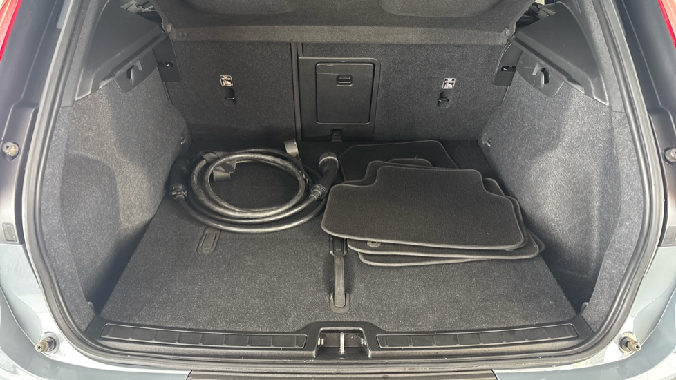 VOLVO XC40 ELECTRIC ESTATE 170kW Recharge Plus 69kWh 5dr Auto