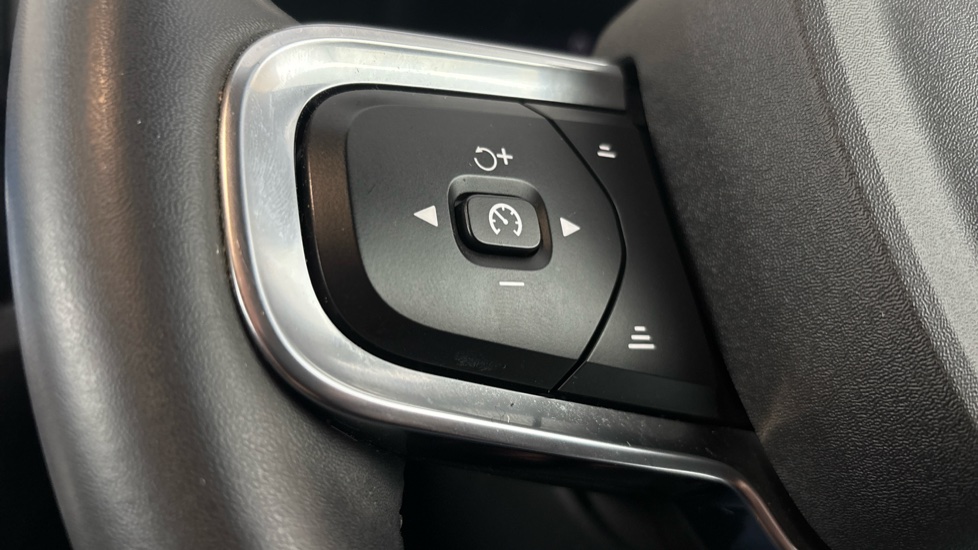 VOLVO XC40 ELECTRIC ESTATE 170kW Recharge Plus 69kWh 5dr Auto
