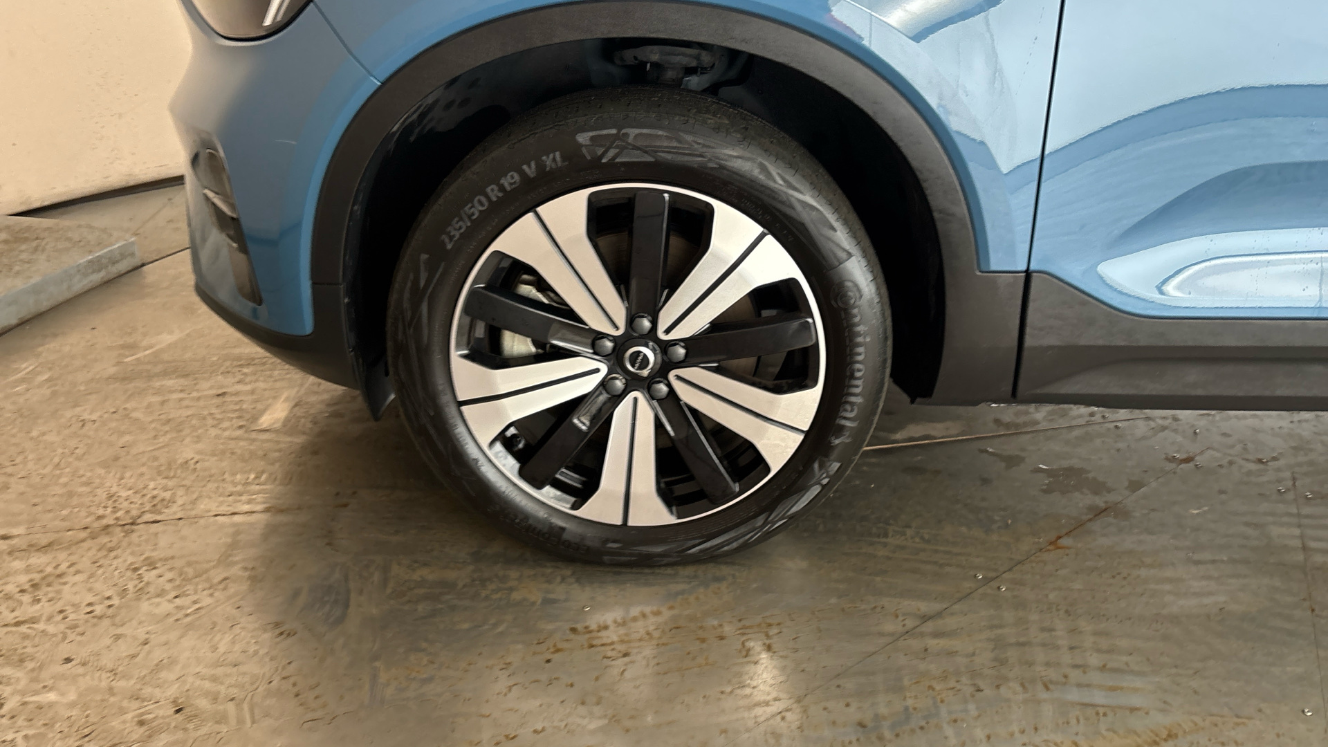 4020834 170kW Recharge Plus 69kWh 5dr Auto